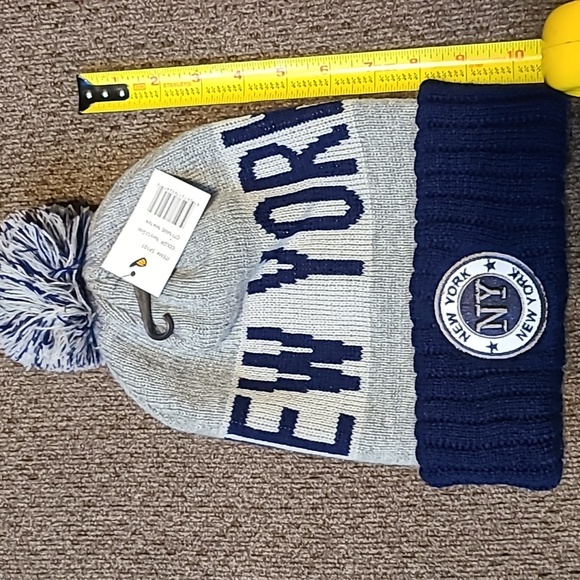 CHOK LIDS / NEW YORK WINTER STOCKING CAP/HAT - Picture 9 of 9